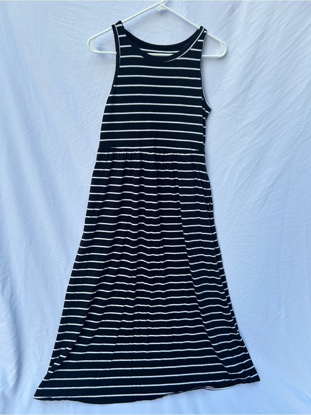 Woman’s black and White Striped Sleeveless Maxi Dress with pockets